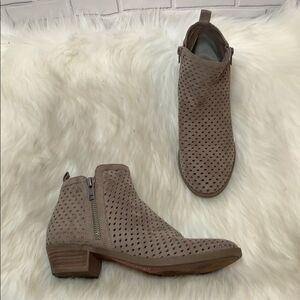 Carlos Santana Penny Perforated Booties Sz 6